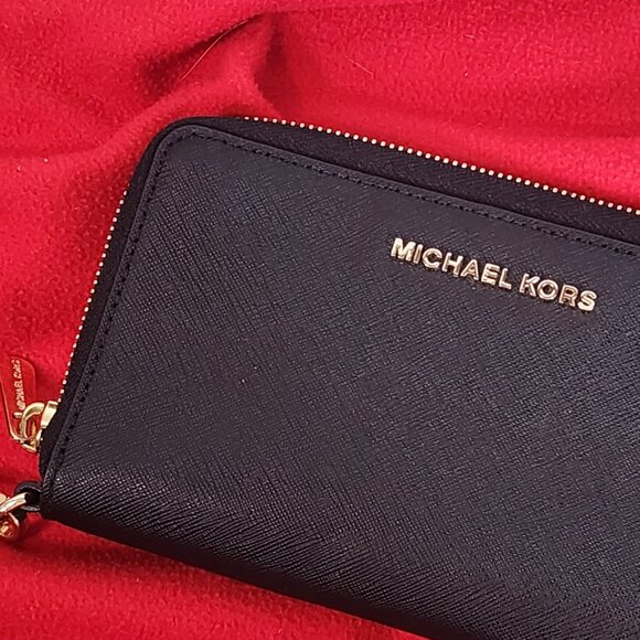 Michael Michael Kors Black Leather w/Gold Hardware Continental Wristlet Wallet - Picture 2 of 16
